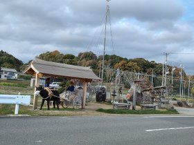 東横田町のモニュメント