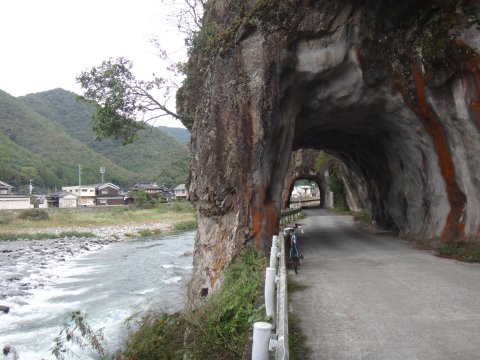 引原川右岸