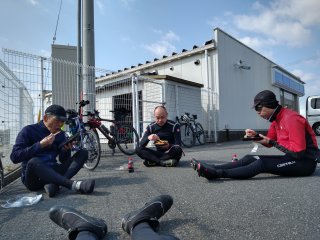 飾東町ローソン