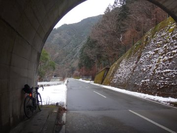 トンネル